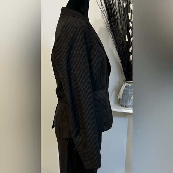 Loft Ann Taylor Professional Pinstriped Fashionista woolblend Blazer Size 6 - Picture 3 of 5
